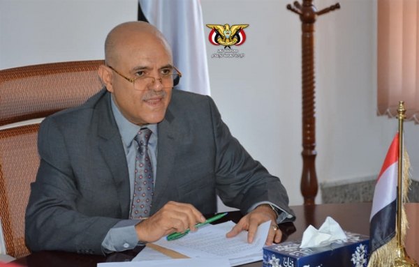 محافظ تعز: أصدرت توجيهات صارمة بسرعة القبض على المتهمين بقتل 