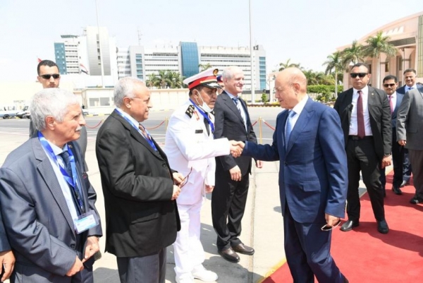الرئيس العليمي يُشيد بالدور المصري المساند للرئاسي اليمني
