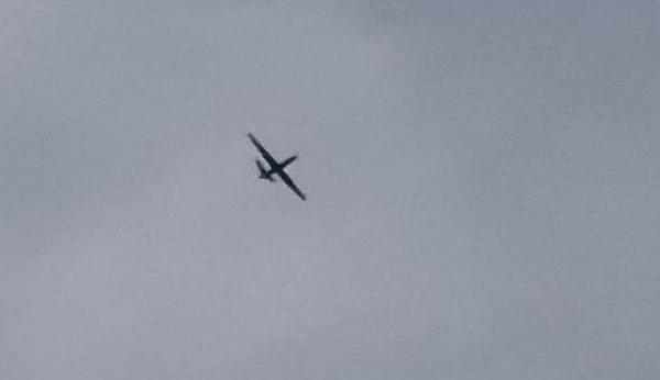 شهود عيان: الطيران الإماراتي المسير يعاود قصف نقاط الجيش في حضرموت وشبوة