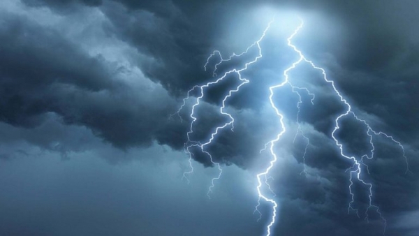 وفاة مواطن جراء إصابته بصاعقة رعدية في الحديدة