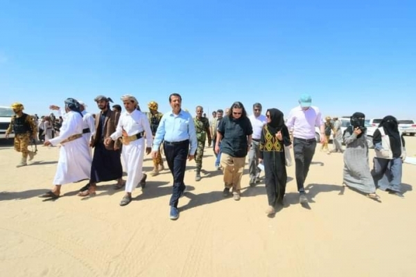 مسؤول أممي يطلع على أوضاع النازحين بمارب