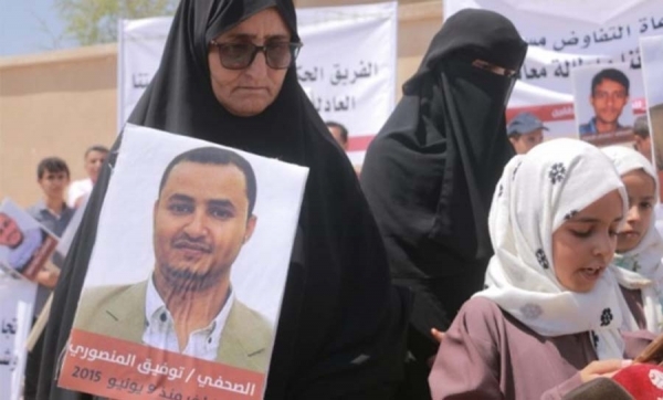 معتقلات الحوثي.. كيف تستثمر الجماعة سجونها لابتزاز المختطفين وأسرهم؟ (تقرير)