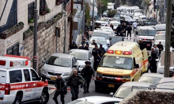 عقب إعلان الاحتلال حالة التأهب.. إصابة إسرائيليين أحدهما ضابط في عملية جديدة قرب القدس المحتلة