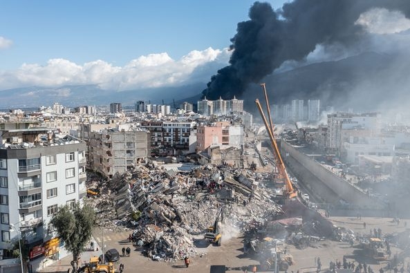سفارة اليمن بأنقرة تتلقى بلاغات رسمية بوجود يمنيين بين ضحايا الزلزال جنوبي تركيا
