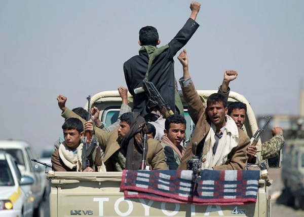 منظمة حقوقية تُدين حصار تفرضه جماعة الحوثي على قرى سكنية في 