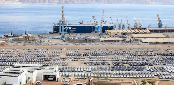 إسرائيل تدرس إغلاق ميناء إيلات وتقر بتأثير تهديدات الحوثي على جميع السفن التابعة لها (ترجمة خاصة)
