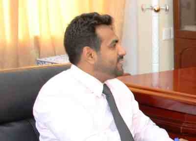 قوات تمولها الإمارات تقتحم منزل صحفي في المكلا وتقتاده إلى جهة مجهولة