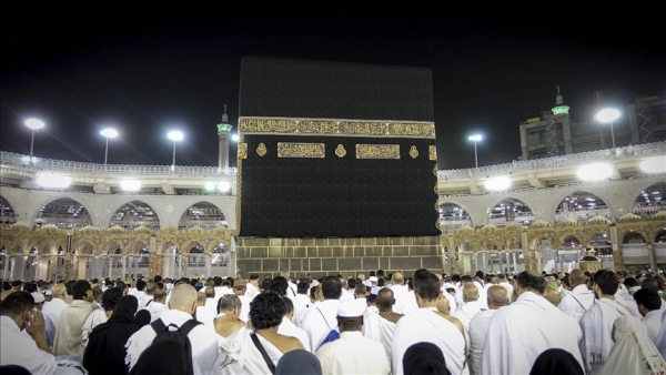 المسجدان الحرام والنبوي يفيضان بالمصلين في ليلة 27 رمضان