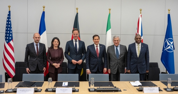 وزير الخارجية الأمريكي: على الدول الامتنان لواشنطن لشنها ضربات على الحوثيين