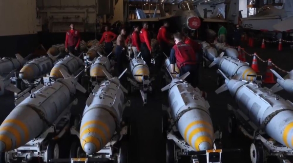 واشنطن: حاملتا طائرات 