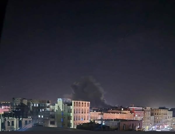 مقاتلات أمريكية تشن أكثر من 20 غارة على مواقع للحوثيين في صنعاء وأمانة العاصمة