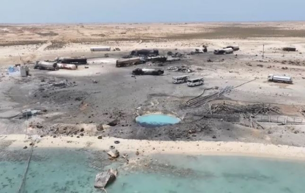 رويترز: أكثر من 200 بحار عالقون بميناء 