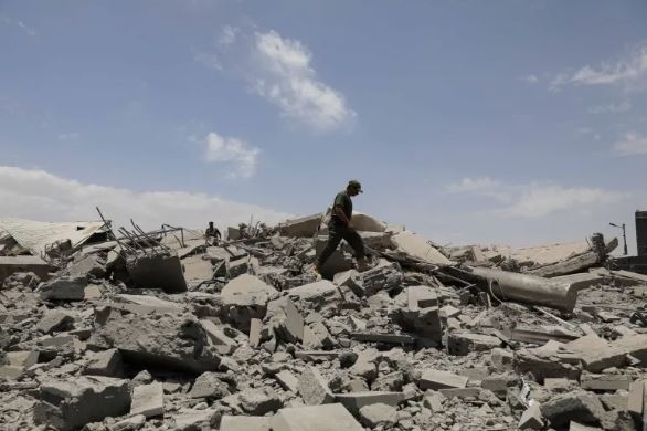 فورين أفيرز: كيف تفوق الحوثيون على أمريكا في الصمود؟ (ترجمة خاصة)