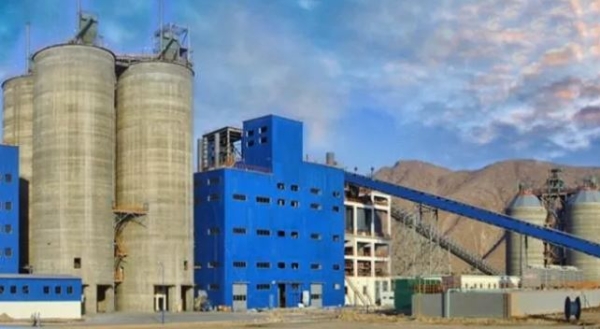 أبين.. مسلحون مجهولون يختطفون ستة من موظفي مصنع أسمنت الوحدة ويهددون بإغلاق المنشأة