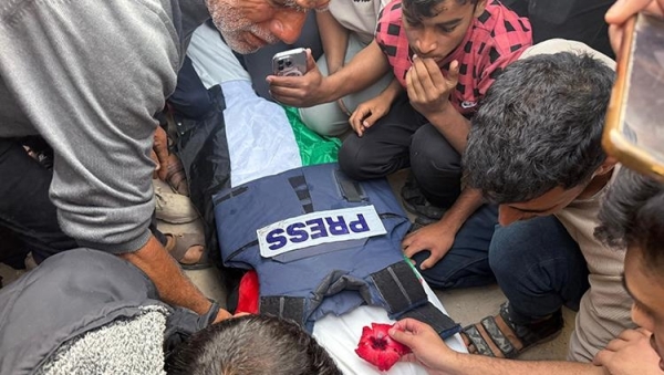 إسرائيل تقر باغتيال الصحفي اصليح في استهداف مستشفى ناصر جنوب غزة