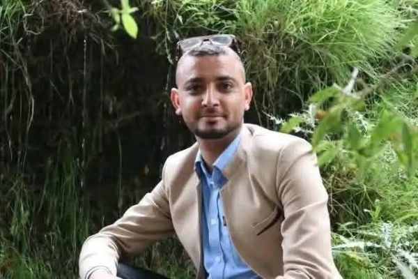 طالب بالإفراج عنه فورا.. الاتحاد الدولي للصحفيين يدين حكم محكمة الحوثيين على الصحفي محمد المياحي