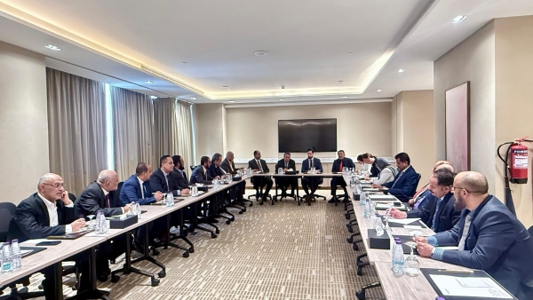 بن دغر: التدهور الاقتصادي في اليمن بلغ مستويات خطيرة