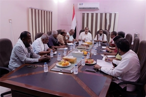 أحزاب حضرموت تطالب بإقالة المحافظ وتحذر من تجاهل مطالب المتظاهرين