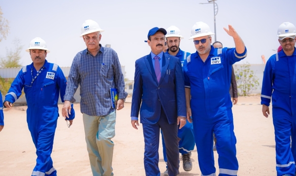 محافظ شبوة يدعو الحكومة والرئاسي لتشغيل قطاع العقلة النفطي