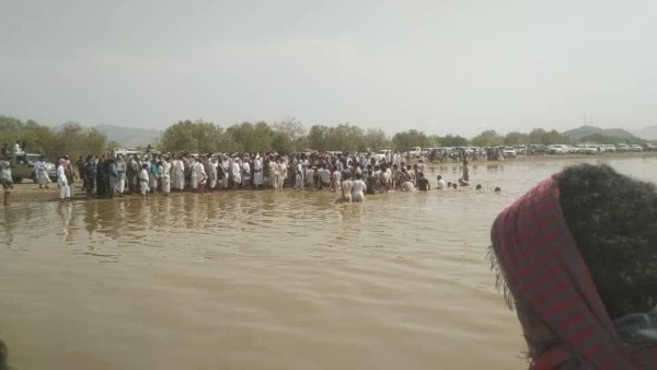 بعد يوم من حادثة مماثلة.. وفاة مواطن ونجله غرقا في شبوة