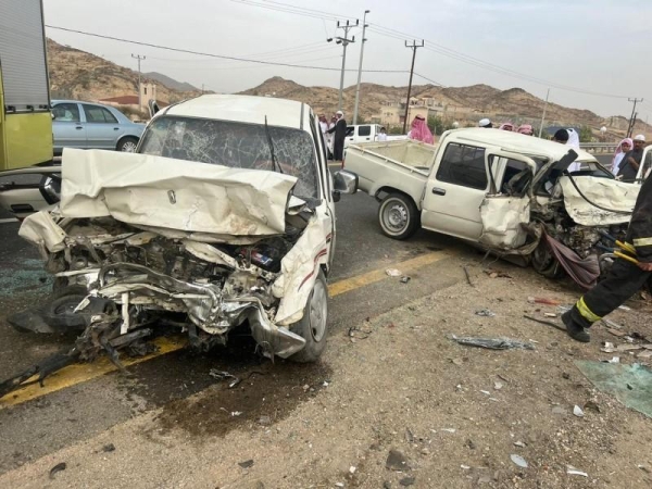 الأجهزة الأمنية توضح ملابسات حادث مروري أودى بحياة أسرة في أبين