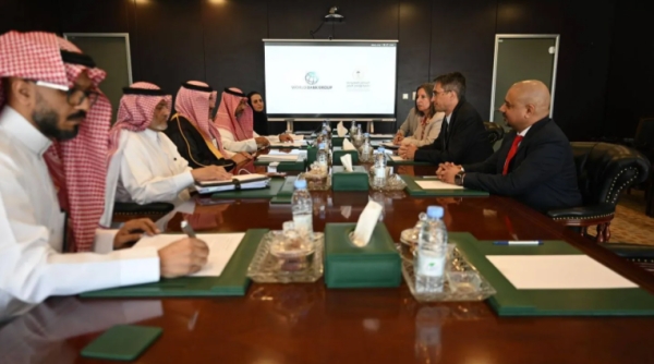 السفير آل جابر يناقش مع البنك الدولي سبل تعزيز التعاون في تنمية اليمن