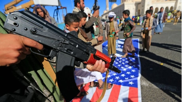 مؤسسة أبحاث أمريكية: هزيمة الحوثيين ضرورة أمنية دولية وليس ترفًا (ترجمة خاصة)