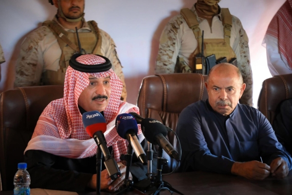 صحيفة سعودية تهاجم الانتقالي وتتمسك بالوحدة اليمنية وتؤكد: الرياض تسعى لرؤية تعالج جذور الأزمة