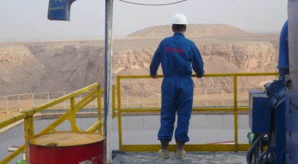 القضاء الفرنسي ينظر في دعوى 69 مزارعا يمنيا ضد 