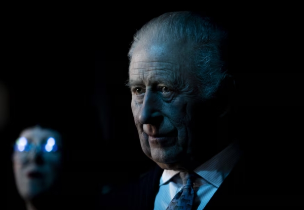 إطلاق سراح آندرو شقيق الملك تشارلز وسط أزمة بسبب إبستين