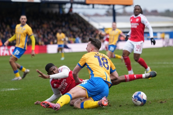 أرسنال وتشيلسي يعبران بصعوبة ومانشستر سيتي يتأهل بثنائية مرموش في كأس إنكلترا