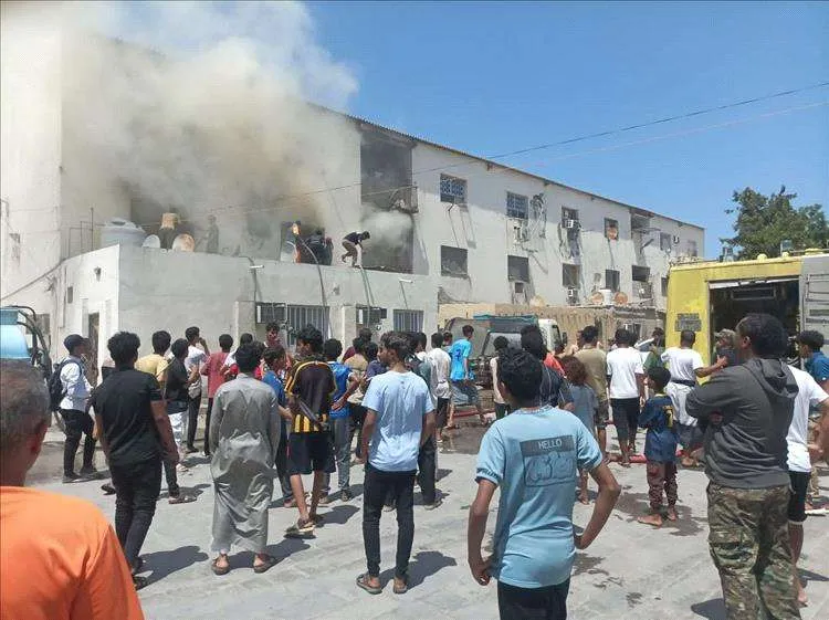 عدن.. حريق منزل في يخلّف خسائر بـ10 ملايين ريال