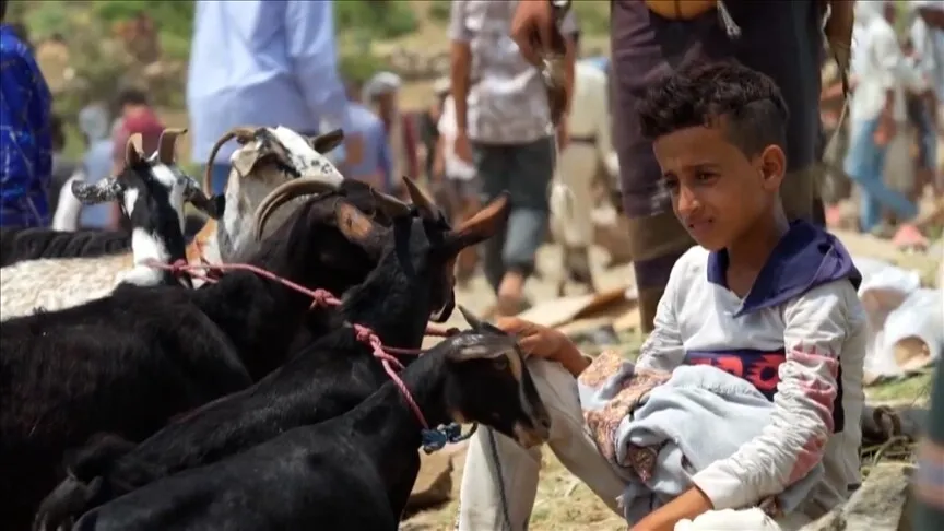 لقمة العيش أم أداء الشعيرة.. 