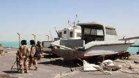 صيادون يشكون منعهم الاصطياد في سواحل المخا من قبل الإماراتيين