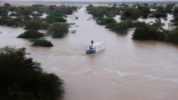 محافظ حضرموت يدعو منظمات الإغاثة إلى إنجاد مديريتي حجر وبروم من أضرار السيول