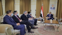 الحكومة تبحث مع "الفاو" خطة الاستجابة لمكافحة الجراد الصحراوي
