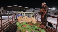 البحث الجنائي في المهرة يضبط ثلاثة أطنان "حشيش" في ساحل محيفيف بالغيضة
