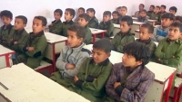 140 ألف طالب يعودون إلى المدارس في مأرب دون الوقاية من كورونا