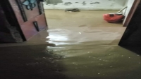 سيول الأمطار تغمر منازل مواطنين في مدينة يريم بمحافظة إب