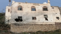 قصف حوثي يستهدف مسجدا ومنزلا شمال غرب مدينة تعز