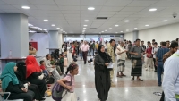 وصول دفعة جديدة من اليمنيين العالقين في السودان الى مطار عدن 