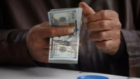 ما أسباب انهيار الريال اليمني مجددا أمام الدولار؟