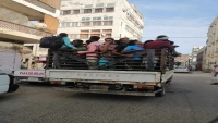 بضغوط شعبية.. إخراج مجاميع من المهاجرين الأفارقة من كريتر إلى ضواحي عدن