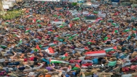 عشرات الآلاف في تعز يتظاهرون تضامنا مع غزة وتنديدا بجرائم الإحتلال