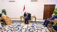 عدن.. العليمي يبحث مع السفير الإماراتي دعم أبو ظبي المرتقب في المجالات الأمنية