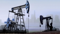 استقرار أسعار النفط وسط علامات على تباطؤ الاقتصاد في أمريكا