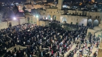 180 ألفاً يؤدون العشاء والتراويح في المسجد الأقصى ويستعدون لإحياء ليلة القدر