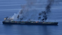 هيئة بريطانية: 15 قاربا تطلق النار على سفينة غربي اليمن