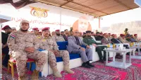 الخنبشي يوجه خلال استعراض عسكري بالمنطقة الأولى برفع الجاهزية العسكرية في حضرموت